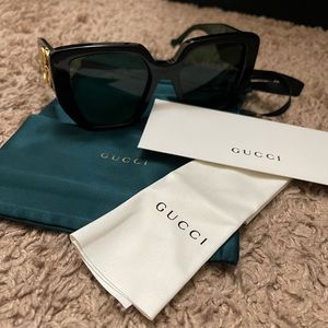 GUCCI (GG0956S)